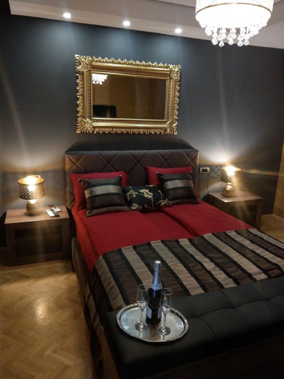Apartament Golden Mirror