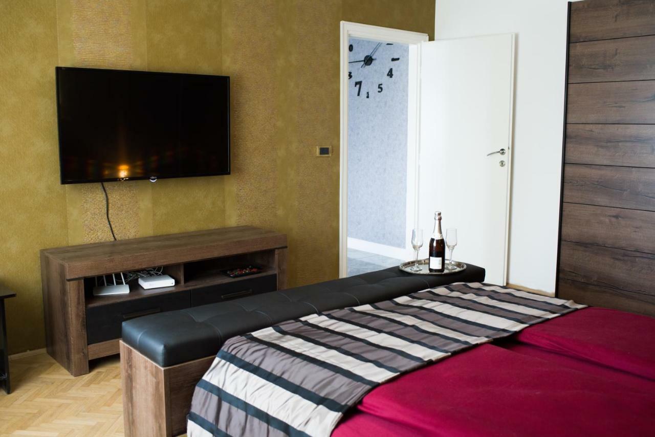 Apartament Golden Mirror